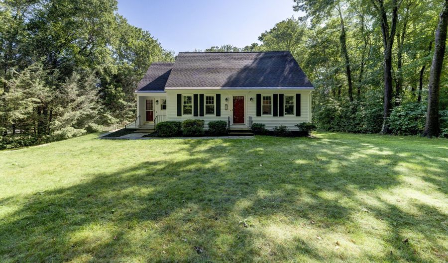 12 School House Hl, Burlington, CT 06013 - 3 Beds, 3 Bath