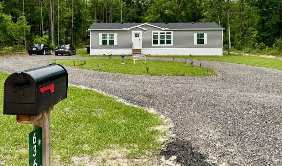 6367 16th Ave, Bell, FL 32693 - 3 Beds, 2 Bath