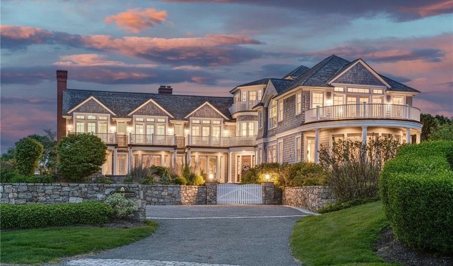 41 Castle Hill Ave, Newport, RI 02840 - 5 Beds, 8 Bath