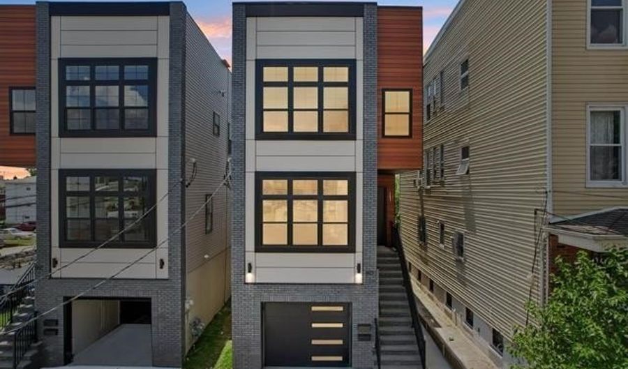 90 E 27TH St, Bayonne, NJ 07002 - 6 Beds, 5 Bath