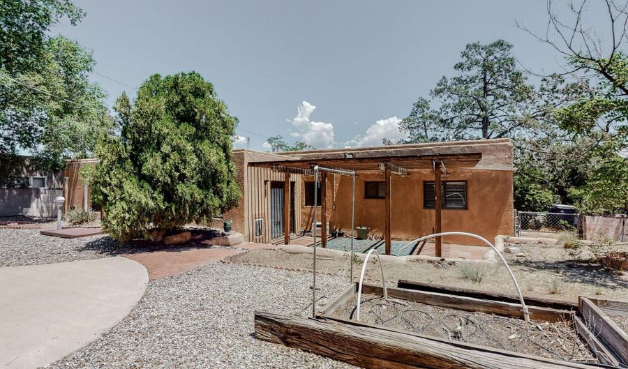 1321 LOBO Pl NE, Albuquerque, NM 87106 - 3 Beds, 2 Bath