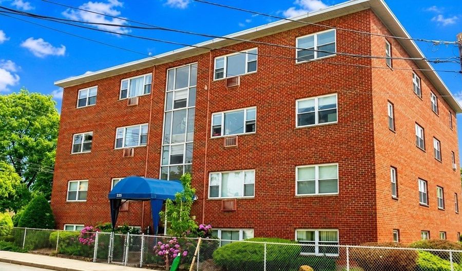 225 Baker 44, Boston, MA 02132 - 2 Beds, 1 Bath
