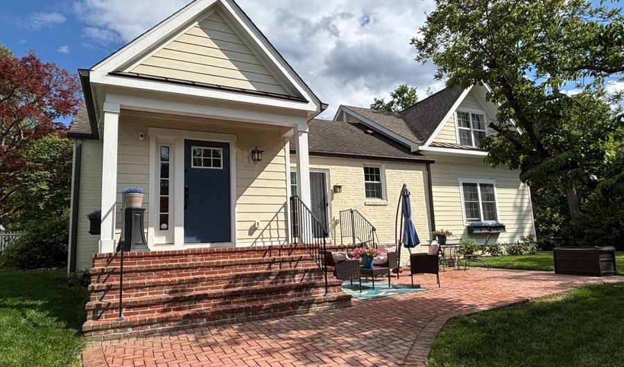 4908 BAYARD Blvd, Bethesda, MD 20816 - 3 Beds, 3 Bath