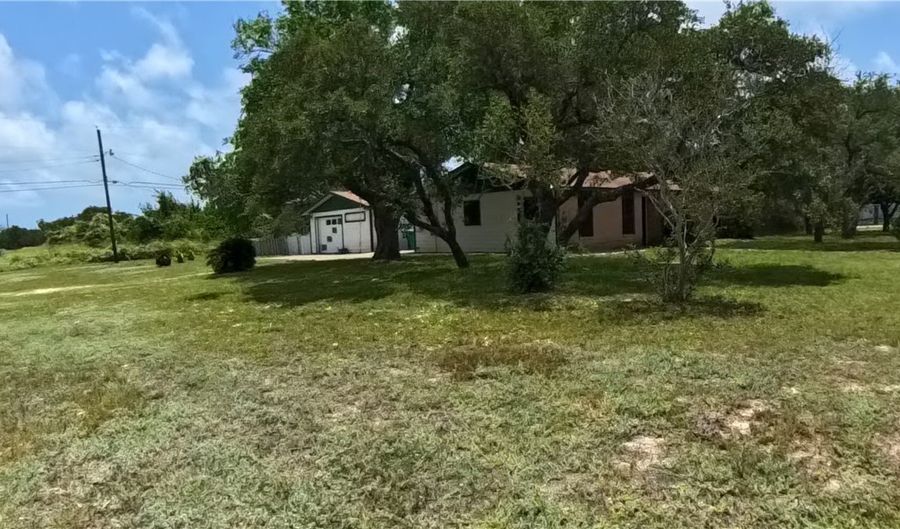 257 N 9th St, Aransas Pass, TX 78336 - 3 Beds, 2 Bath