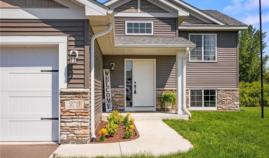 970 Acacia Dr S, Annandale, MN 55302 - 4 Beds, 3 Bath