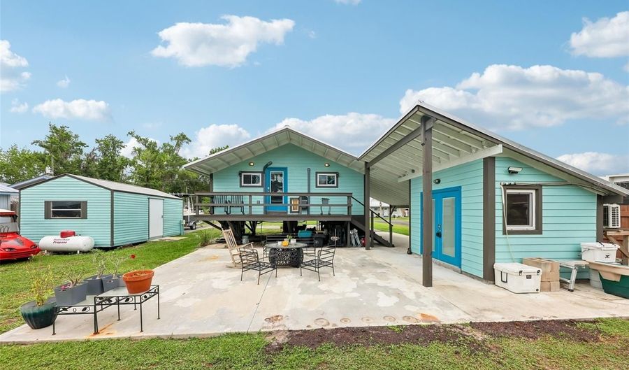 24521 SNAIL Rd, Astor, FL 32102 - 1 Beds, 2 Bath
