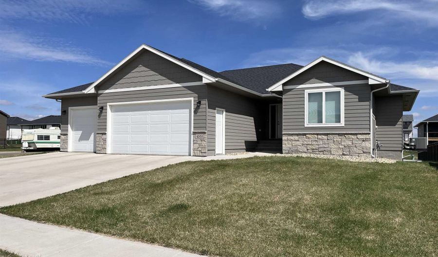 4000 S Home Plate Ave, Sioux Falls, SD 57110 - 4 Beds, 3 Bath