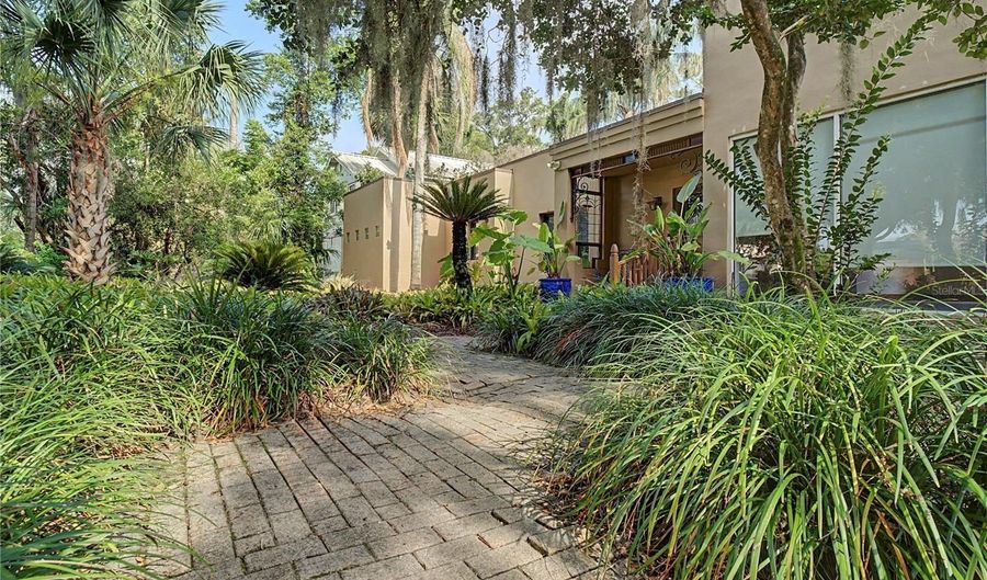 651 MAGNOLIA Dr, Altamonte Springs, FL 32701 - 3 Beds, 3 Bath