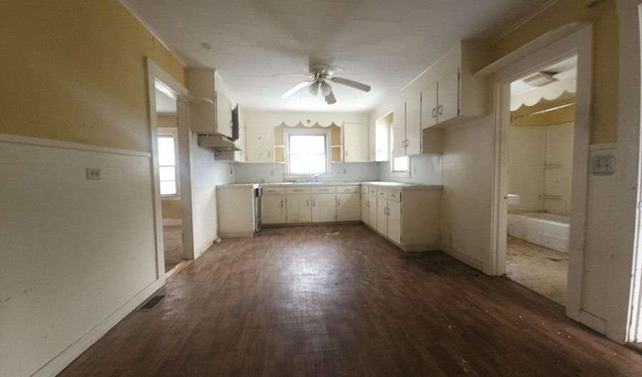 114 Smith St, Athol, MA 01331 - 1 Beds, 1 Bath