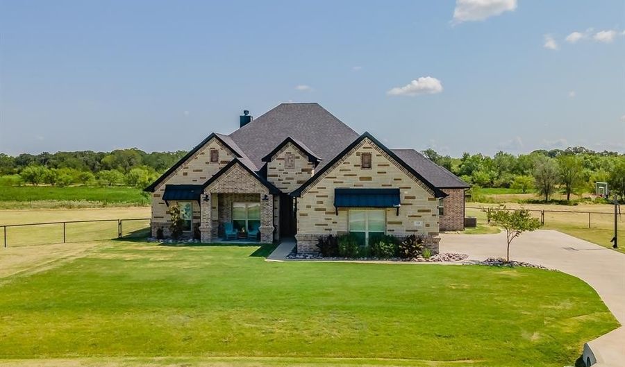 115 Buddy Ct, Millsap, TX 76066 - 5 Beds, 3 Bath