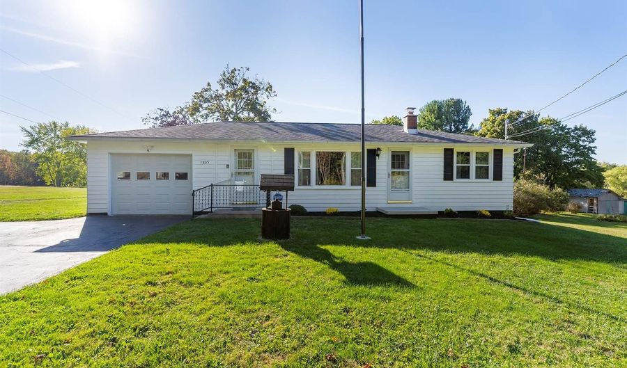 1835 Homeworth Rd, Alliance, OH 44601 - 2 Beds, 1 Bath