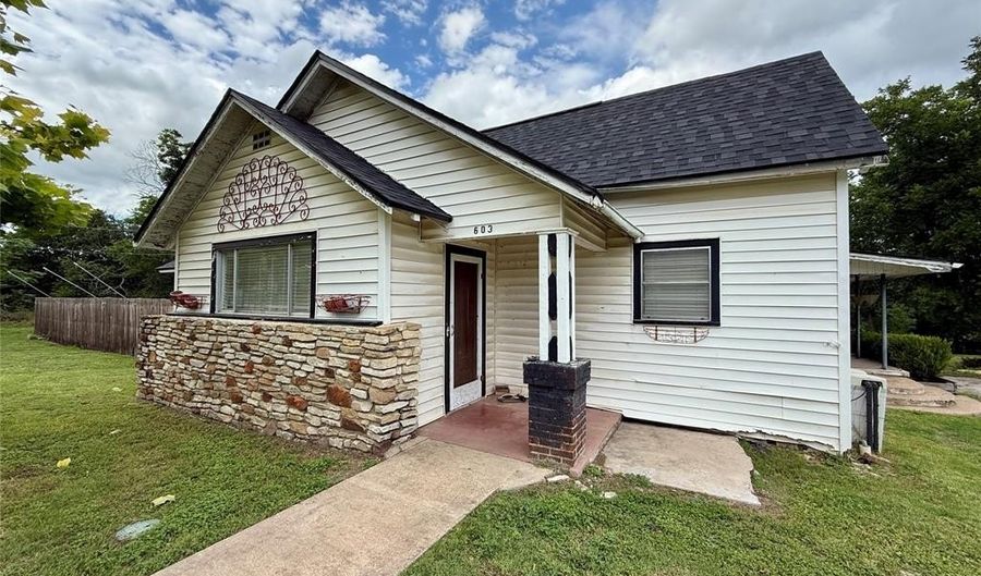 603 N Mesquite St, Hico, TX 76457 - 3 Beds, 3 Bath