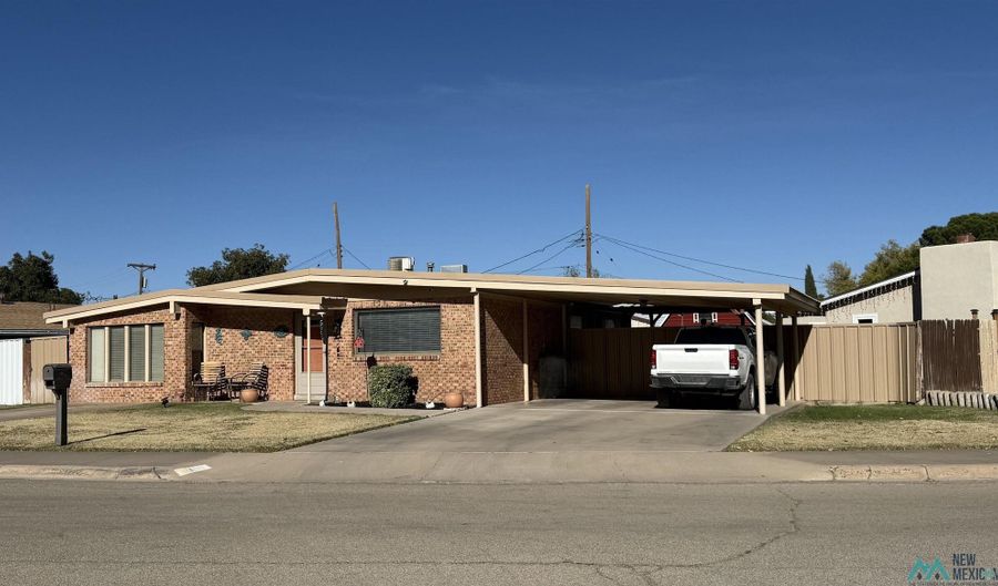 1706 S Seventeenth St, Artesia, NM 88210 - 3 Beds, 2 Bath