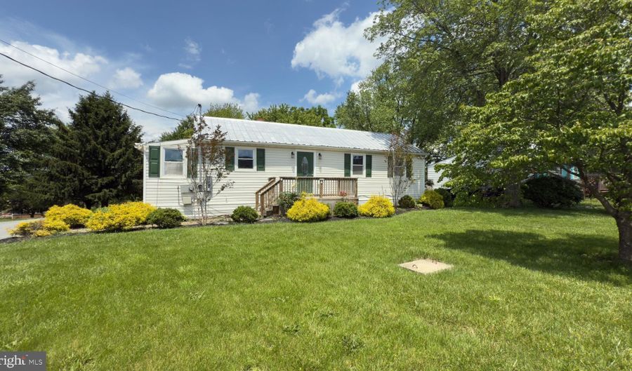 22310 CLARKSBURG Rd, Boyds, MD 20841 - 2 Beds, 1 Bath