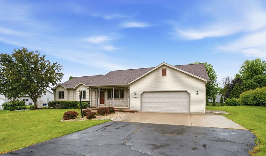 W2303 ST GERMAINE Court, Appleton, WI 54915 - 3 Beds, 3 Bath