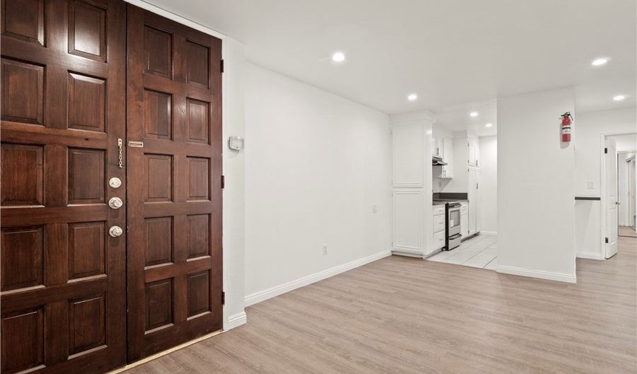 5334 Lindley Ave 125, Encino, CA 91316 - 2 Beds, 2 Bath