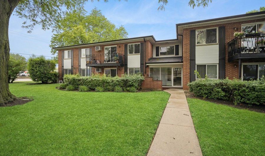 2443 E Brandenberry Ct 2A, Arlington Heights, IL 60004 - 2 Beds, 2 Bath