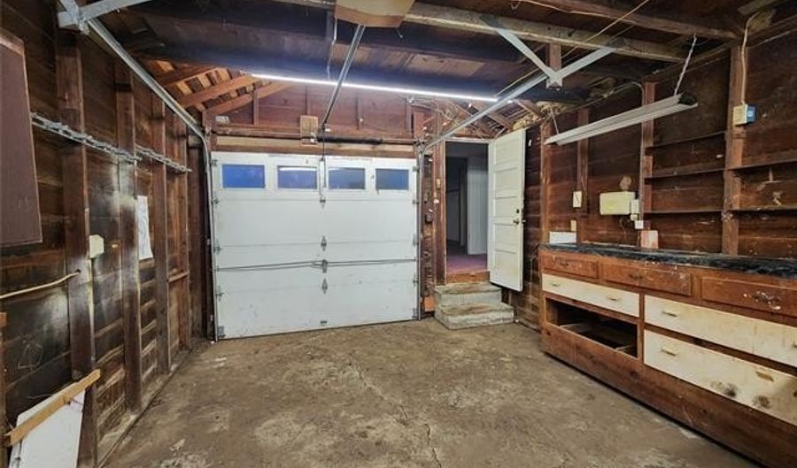 2015 S Dewey Ave, Bartlesville, OK 74003 - 4 Beds, 2 Bath