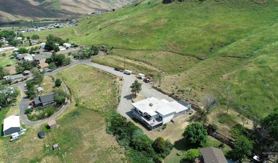 1101 5th St, Asotin, WA 99402 - 4 Beds, 4 Bath