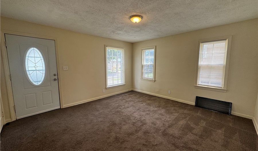 960 Jason Ave, Akron, OH 44314 - 3 Beds, 2 Bath