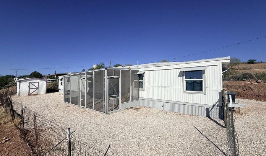 636 E Di Di Anne Dr, Benson, AZ 85602 - 3 Beds, 2 Bath