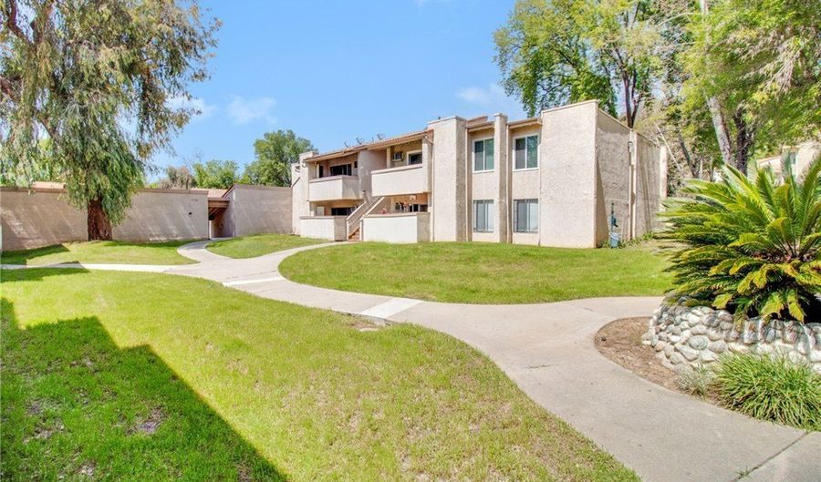28947 Thousand Oaks Blvd 238, Agoura Hills, CA 91301 - 2 Beds, 1 Bath