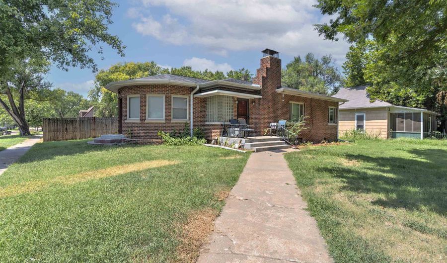 303 N 2nd, Arkansas City, KS 67005 - 2 Beds, 3 Bath