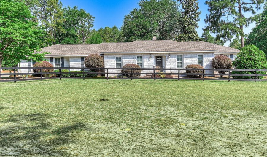 1749 Huntsman Dr, Aiken, SC 29803 - 3 Beds, 3 Bath