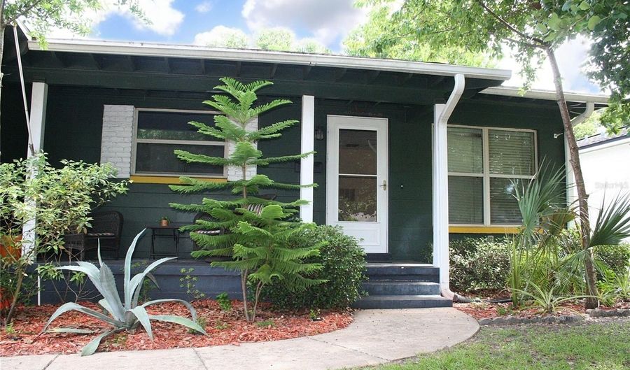 115 W KING St, Orlando, FL 32804 - 3 Beds, 2 Bath
