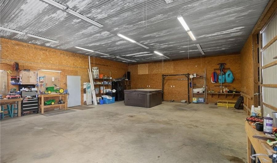 10700 SE Crabapple Rd, Agency, MO 64401 - 4 Beds, 3 Bath