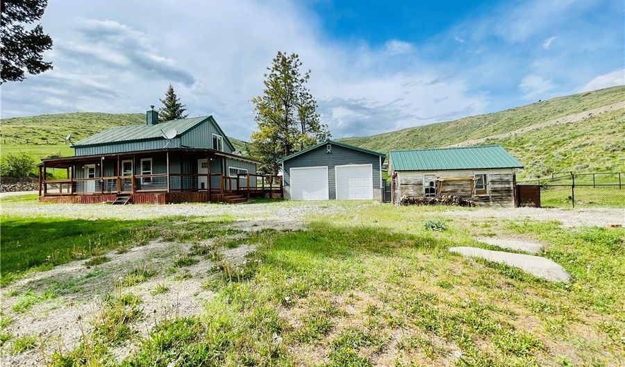 135 N First St, Bearcreek, MT 59007 - 2 Beds, 2 Bath