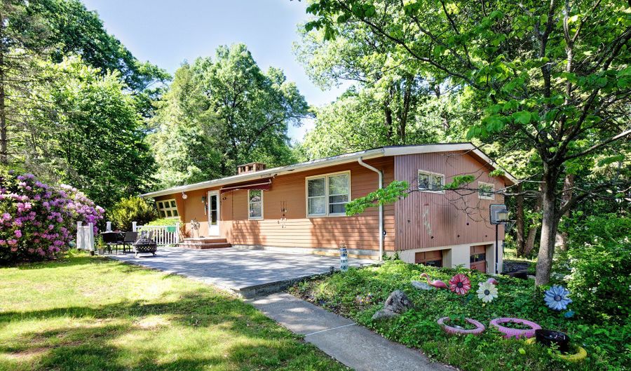 681 Stevens St, Bristol, CT 06010 - 3 Beds, 2 Bath