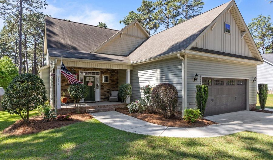601 Wildwood Rd, Aberdeen, NC 28315 - 4 Beds, 4 Bath