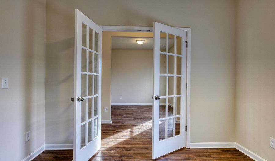 13918 Hickory Brook Dr, Athens, AL 35611 - 4 Beds, 3 Bath