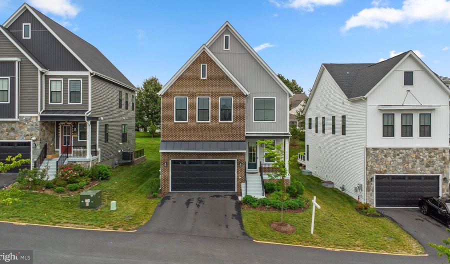 21340 RAINIER Ln, Broadlands, VA 20148 - 5 Beds, 6 Bath