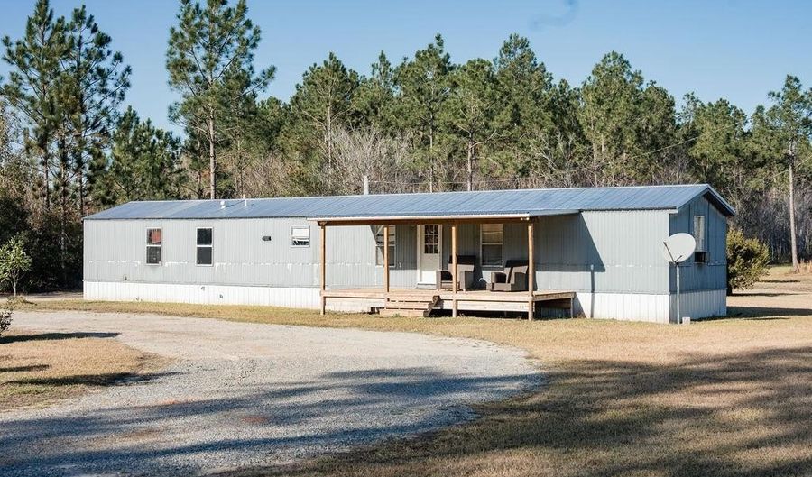 321 Mae Ln, Baxley, GA 31513 - 2 Beds, 1 Bath