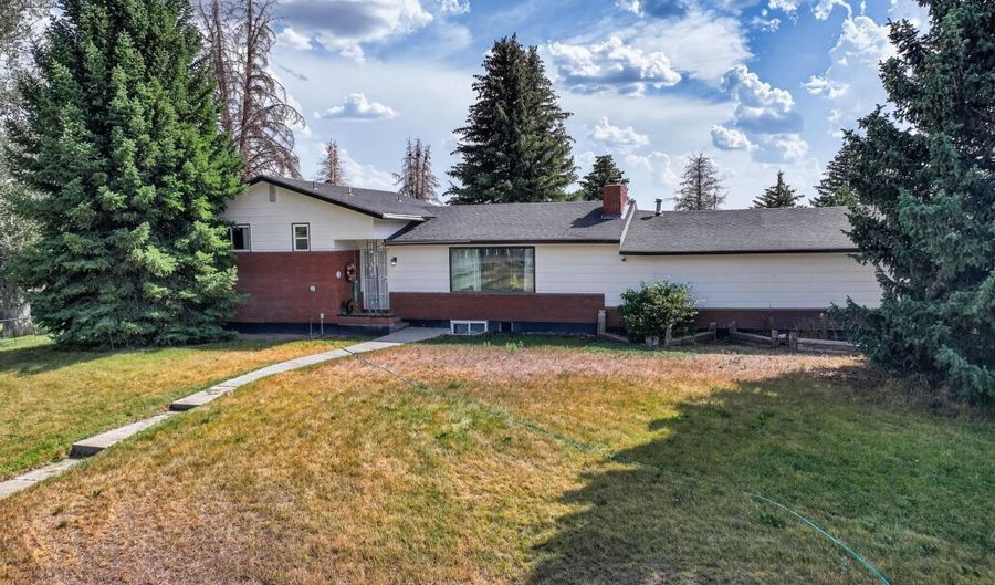 415 Sunset Dr, Arco, ID 83213 - 3 Beds, 3 Bath