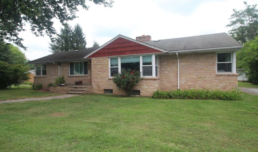 256 E Maple Ave, Alderson, WV 24910 - 3 Beds, 2 Bath
