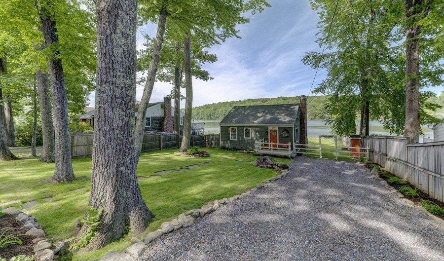 46 Ashford Lake Dr, Ashford, CT 06278 - 2 Beds, 1 Bath