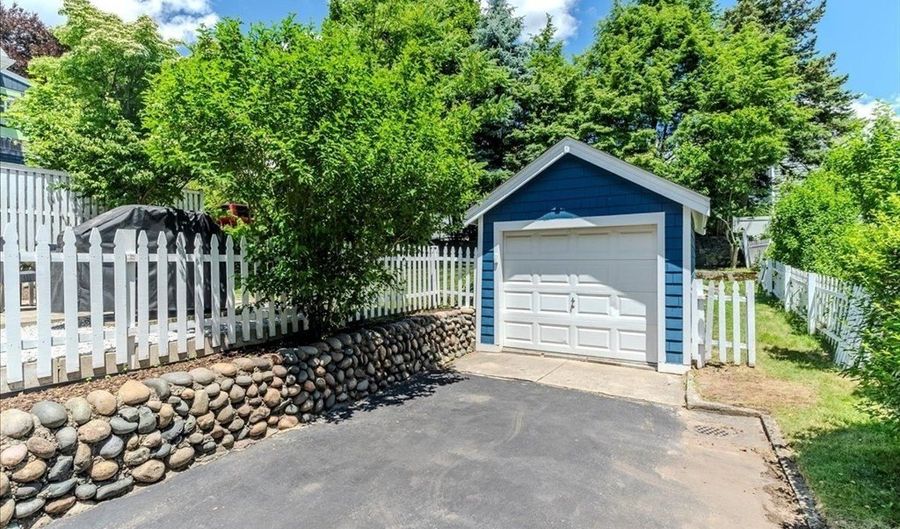 37 Sanborn Ave Sf, Boston, MA 02132 - 3 Beds, 2 Bath