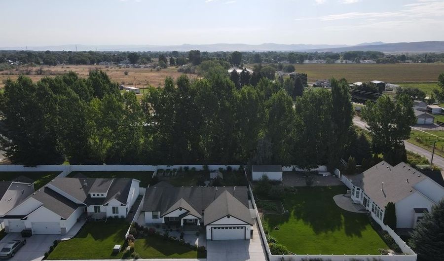 1170 Plains Dr, Blackfoot, ID 83221 - 3 Beds, 2 Bath