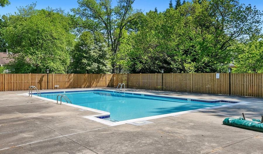 5210 POOKS HILL Rd #C-20, Bethesda, MD 20814 - 3 Beds, 4 Bath