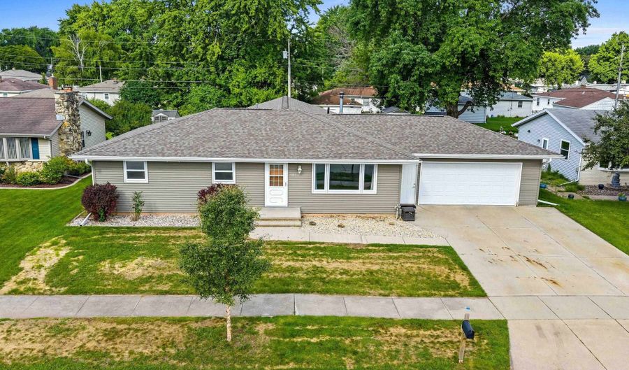 1201 S LEE St, Appleton, WI 54915 - 3 Beds, 2 Bath