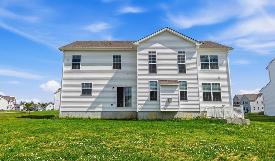 30 CHARLESTON Cir, Dover, DE 19904 - 4 Beds, 3 Bath
