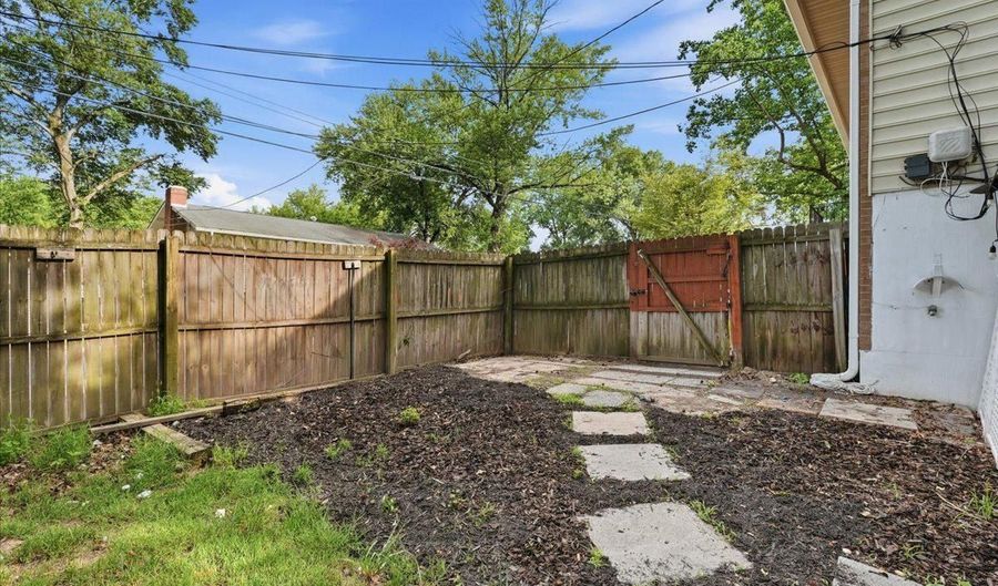 11410 CAROLINE Ave, Beltsville, MD 20705 - 4 Beds, 2 Bath