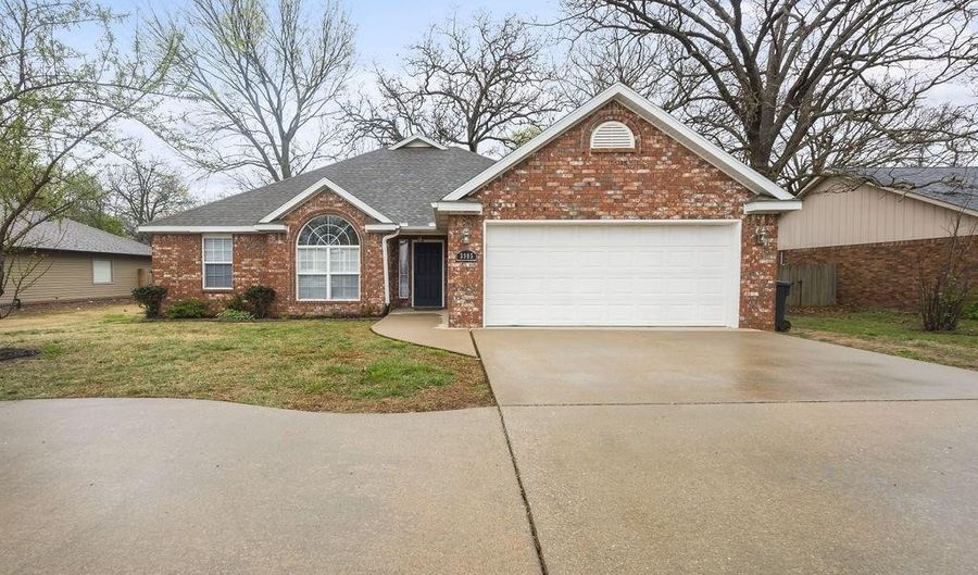 3905 W Olive St, Rogers, AR 72756 - 4 Beds, 2 Bath