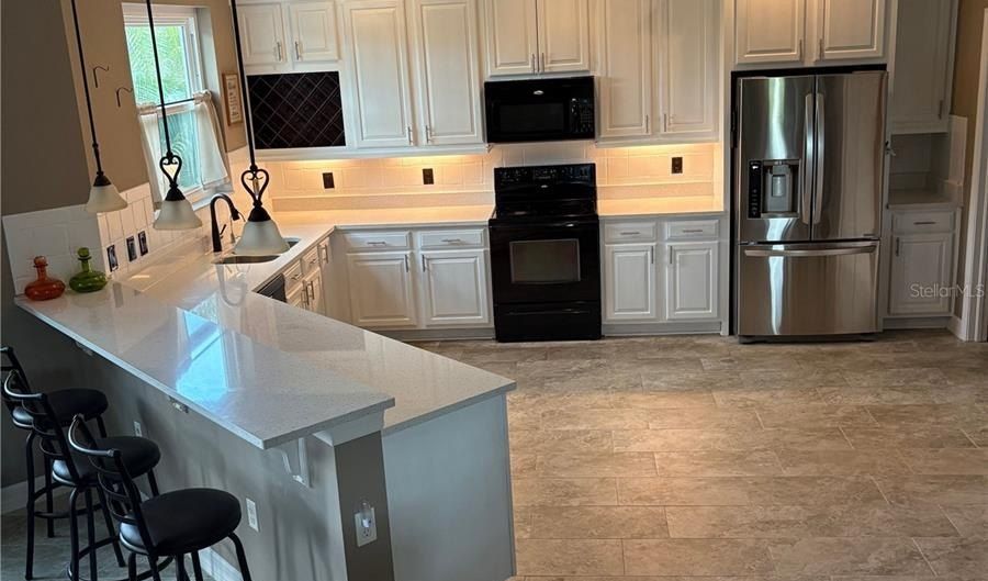 5304 Sandy Shell Dr, Apollo Beach, FL 33572 - 6 Beds, 4 Bath