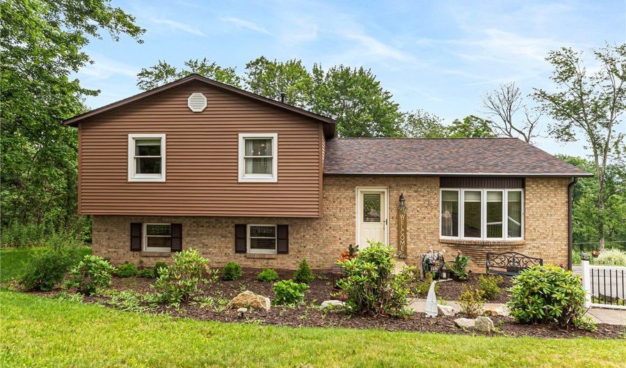 223 Horseshoe Dr, Adams Twp., PA 16046 - 4 Beds, 4 Bath