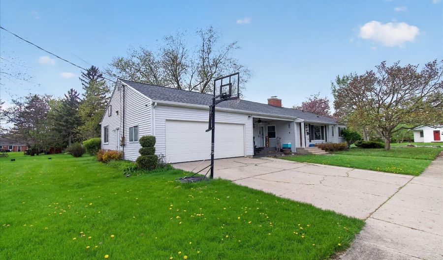 535 Yale Ave, Alma, MI 48801 - 4 Beds, 3 Bath