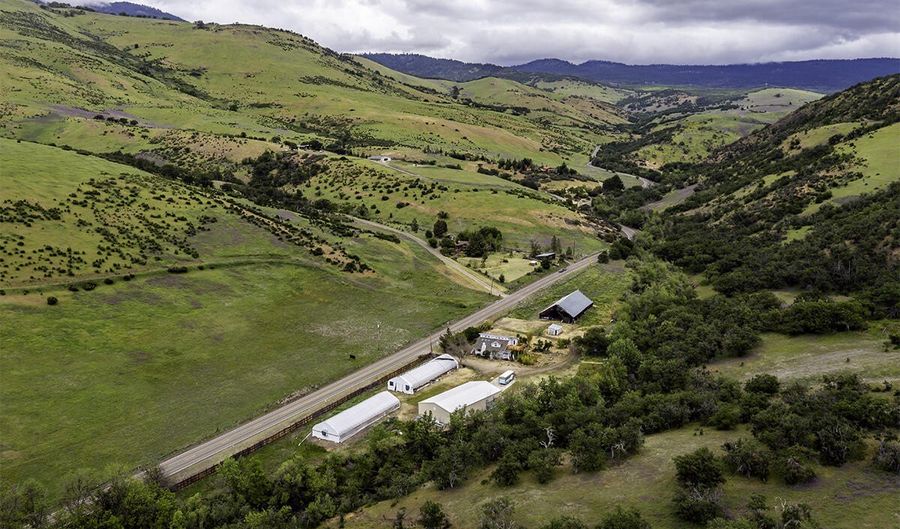 2800 Dead Indian Memorial Rd, Ashland, OR 97520 - 3 Beds, 2 Bath